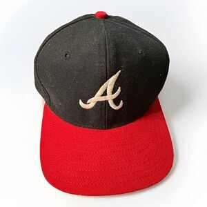 Atlanta Braves Vintage Universal Global Caps Snapback‎ Hat Embroidered